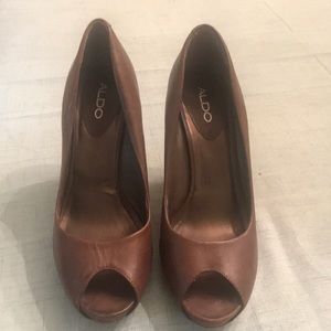 Aldo Wood wedge shoe